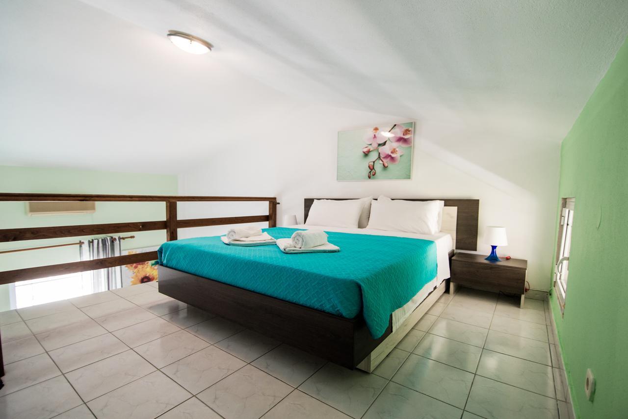 Dias Apartments Mola Kalyva Extérieur photo